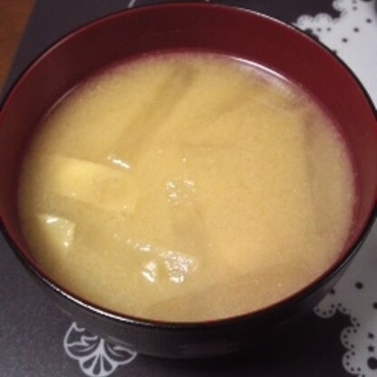 こんばんは☆ ３回目の投稿です♪ 寒いのでお味噌汁がより一層美味しいですね！大根が甘くて美味しかったです(*^^*)